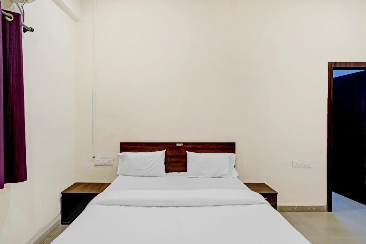 Amba Executive An Apartment Hotel Mundhwa Экстерьер фото